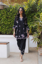 Moon Crest Black
