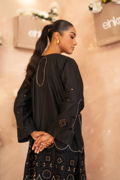 Nia – Black
